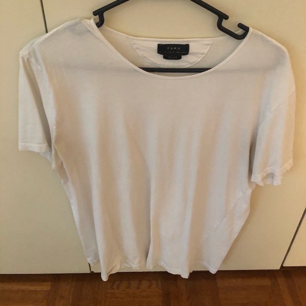 Zara Mens L White V neck t shirt - light weight!